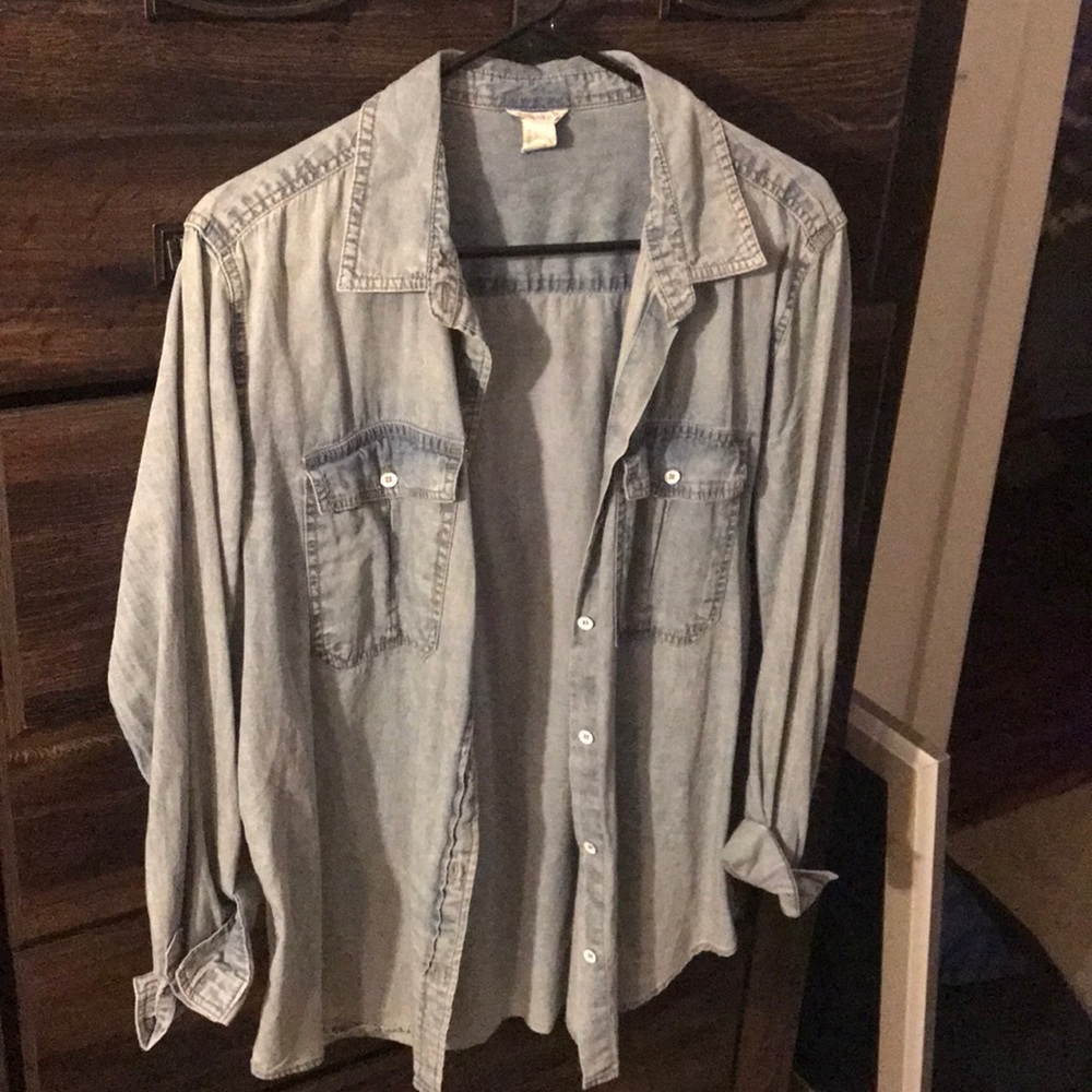 Demi shirt